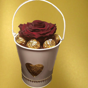 Big-Preserved-Rose-with-Ferrero-in-basket.jpg-1