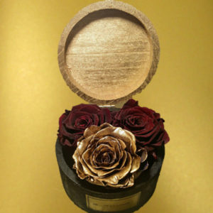 Wooden-box-with-burgundy-and-gold-roses