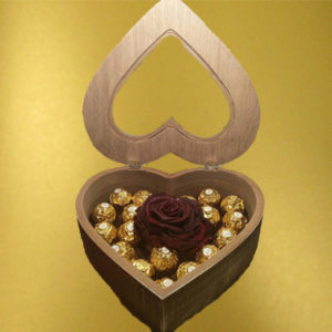 Wooden-heart-shape-box-with-rose-and-Ferrero2